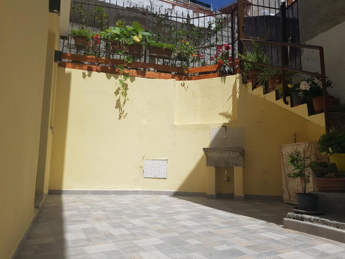 B&B Casa Alessandro Скалеа Екстериор снимка